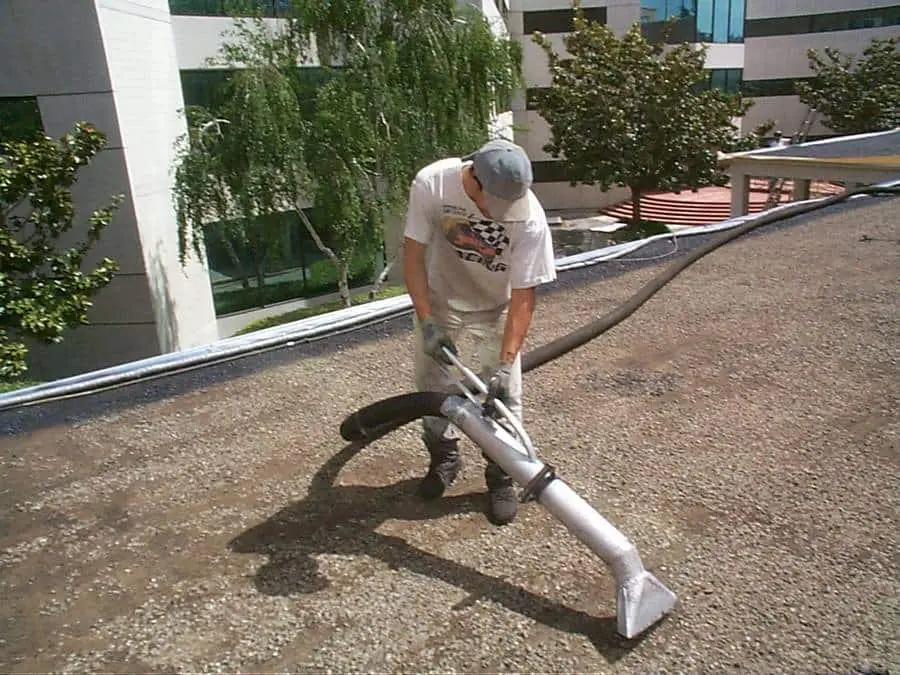 Tar and gravel roofing services